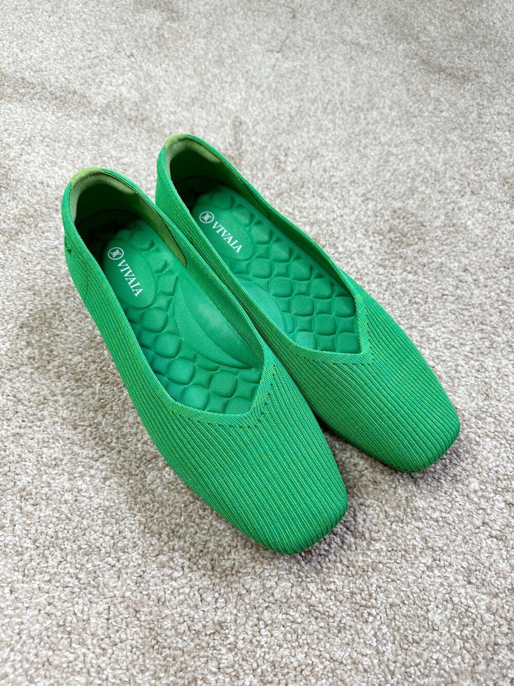 Vivaia Lightweight Square-Toe V-Cut Flats Margot Walker Size EU 41 US 9.5 Green